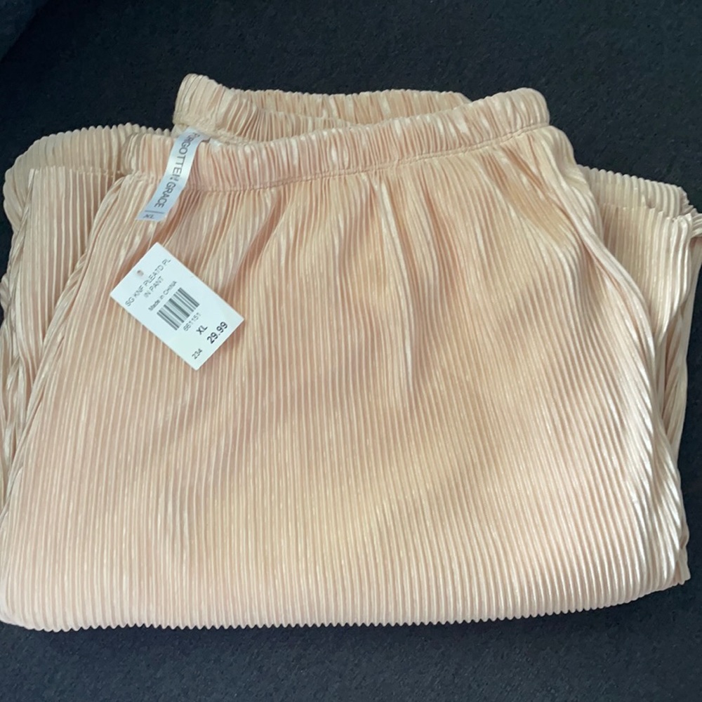 Pleated Wide leg Pant
